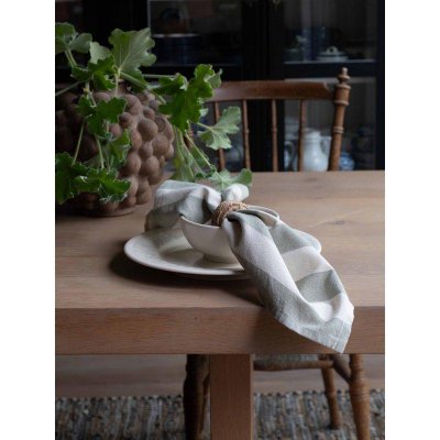 amalia tygservett lindgrön