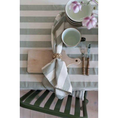 servettring dukning natur fläta flätad