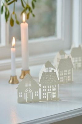 ib larsen pappershus bordsdekoration girlang vit