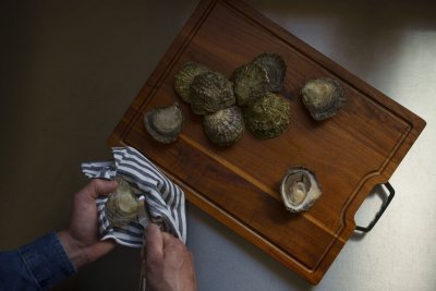 orrefors jernverk träskärbräda akacia