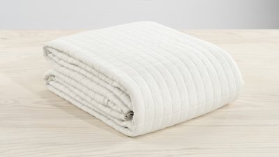 sängöverkast vit dubbelsäng